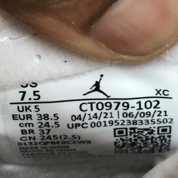 Air Jordan 1 High Zoom CMFT “Olive Aura” - Picture 16 of 17